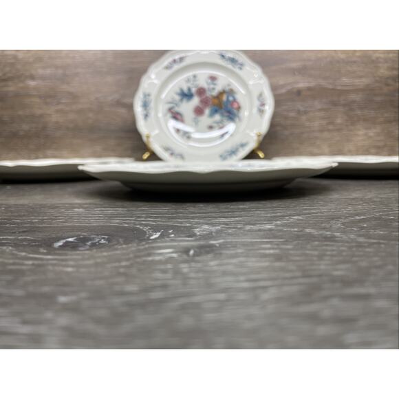 Wedgwood of Etruria Williamsburg “Potpourri” SALAD PLATE 8.5" Off White w Bird - Picture 6 of 10